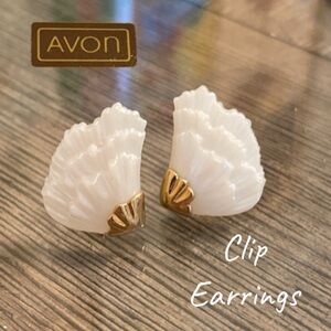 Vintage 1988 Avon Pearlized Petal Clip Earrings Elegant White & Gold Fan Shape